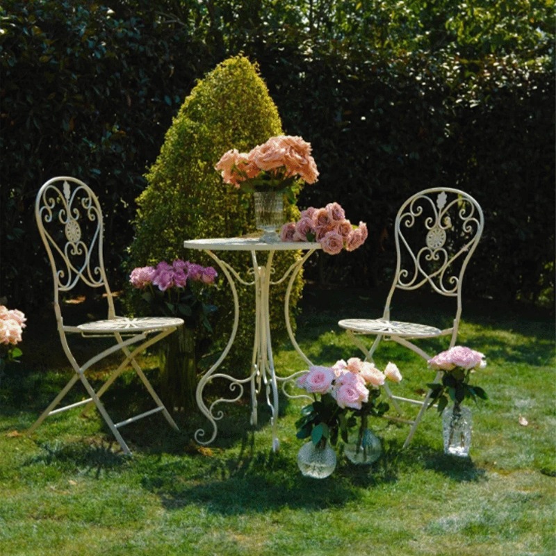 Französische Vintage-Eisen-Tis – Outdoor Furniture For Cafe Bewertung und Preis
